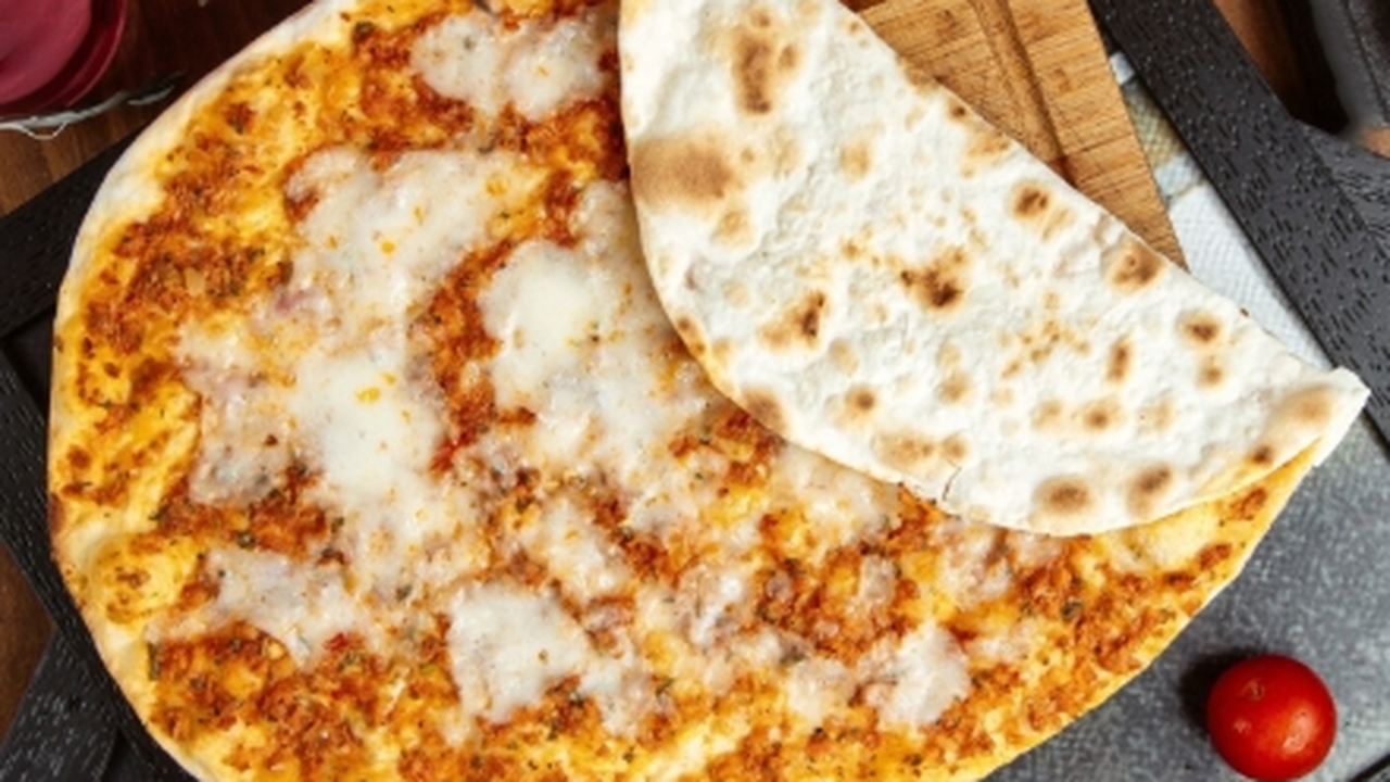 Поразила семью простым, но вкусным завтраком: делюсь рецептом аппетитной «пиццы» из лаваша на сковороде Люблю готовить из того, что есть под рукой. Вче...