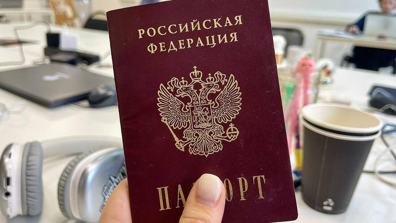 Паспорт РФ подлежит замене в 14, 20, 45 лет, пр...
