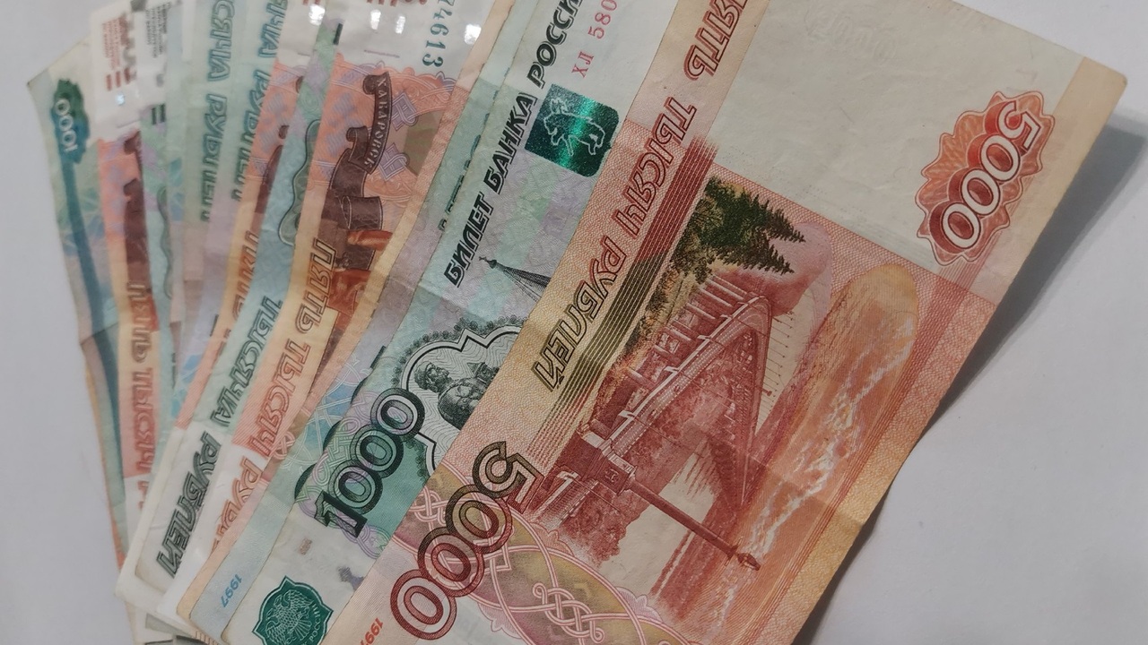 Россияне плачут от счастья: вводится новый социальный налоговый вычет - получите до 46 800 рублей Налоговые вычеты в России: с 2026 года можно бу...