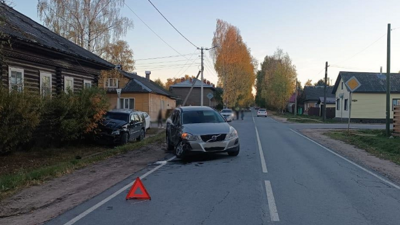 Известно, что вторым авто управлял мужчина, 199...