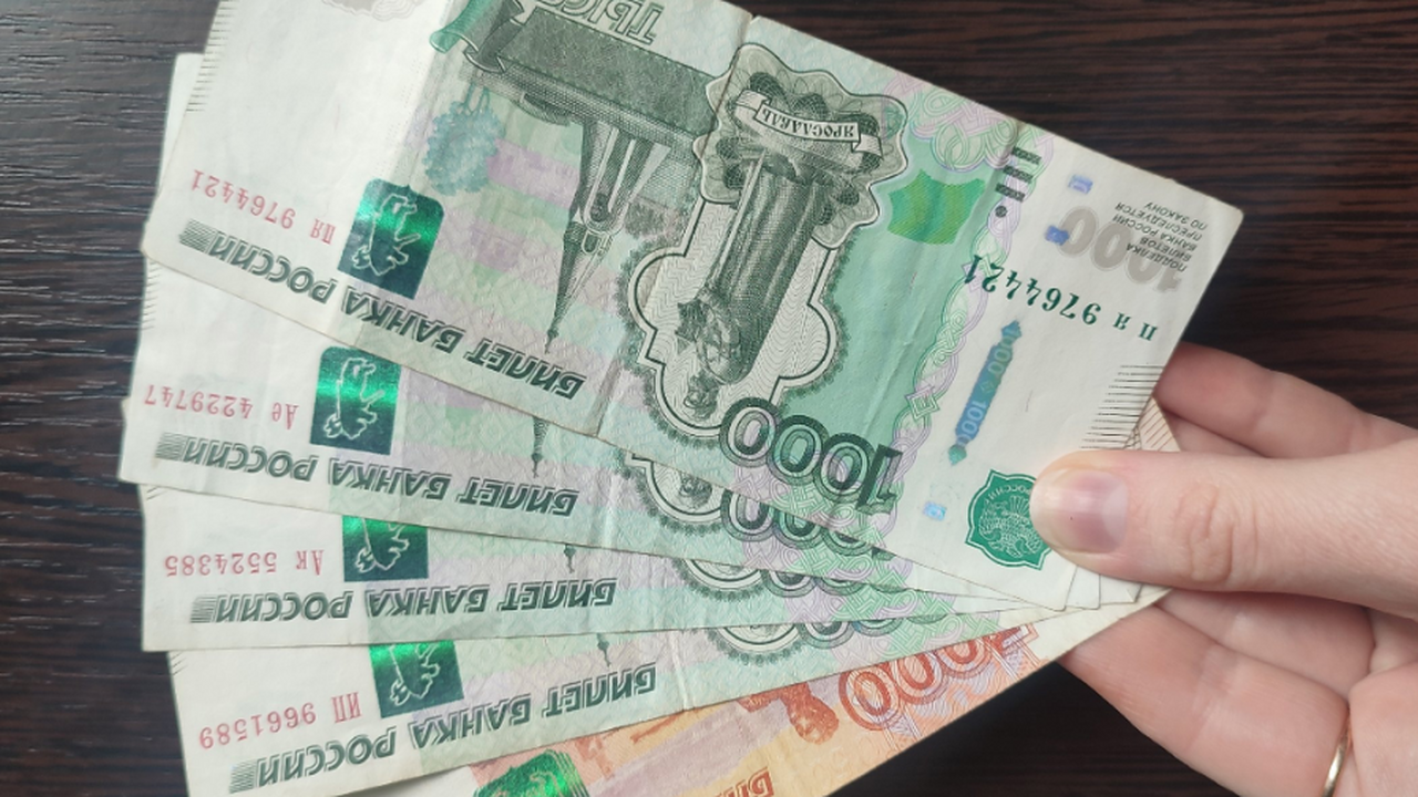 Жители Няндомского района обвиняются в даче взяток муниципальному служащему Следственные органы СК по Архангельской области...