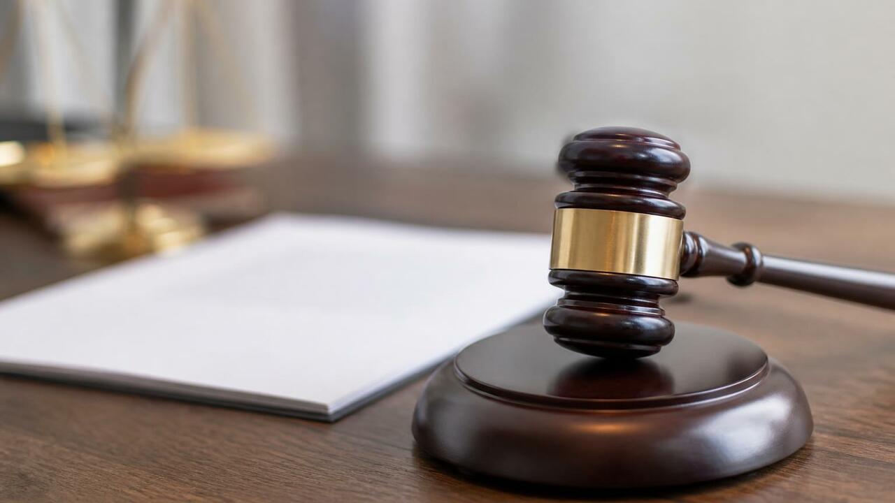 По иску прокуратуры с бывшего руководителя севе...