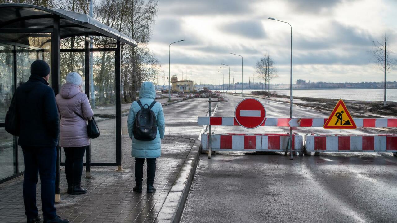 В Архангельске из-за прорыва трубы перекрыта до...
