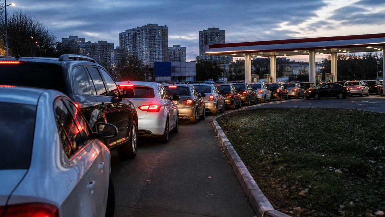 В Архангельской области выросли цены на топливо...