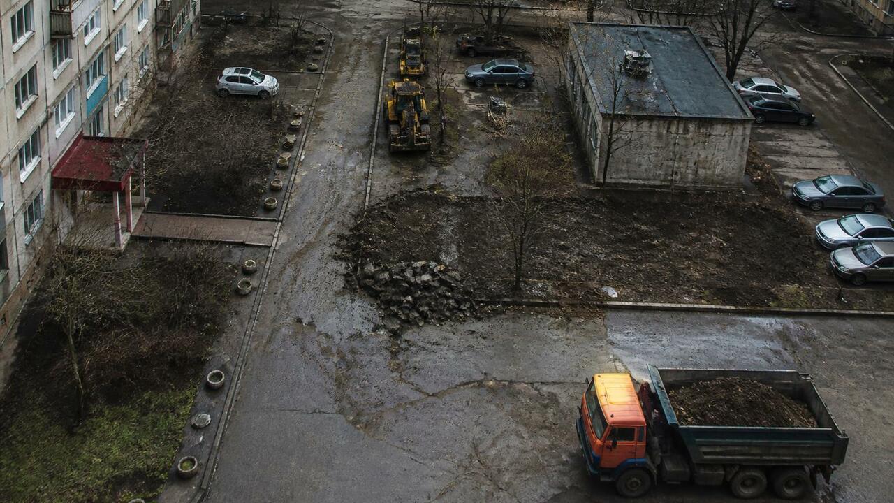 В Архангельске в 2026 году отремонтируют 27 дворовых проездов Мэр Архангельска Дмитрий Морев расширил список ...