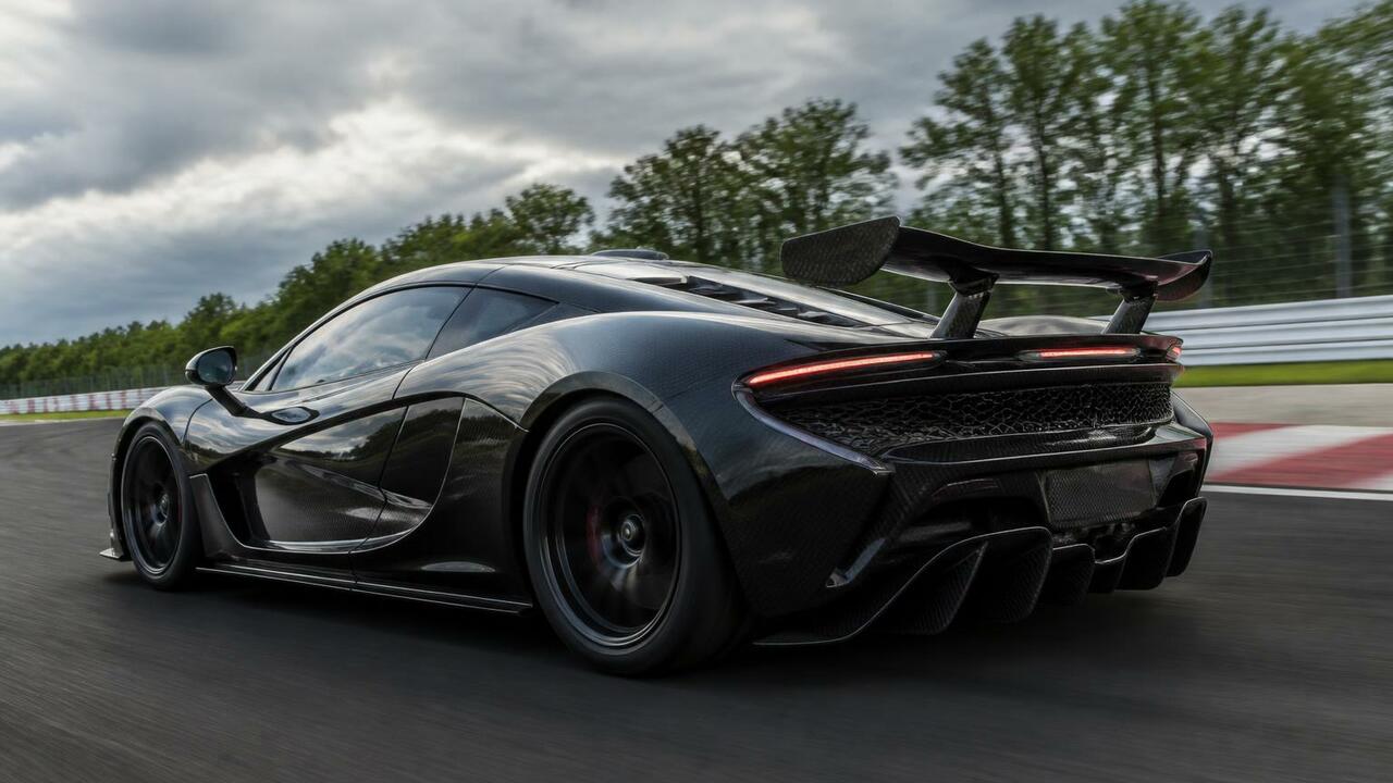 McLaren представил мощную спецверсию суперкара 750S McLaren представил новую спецверсию суперкара 7...