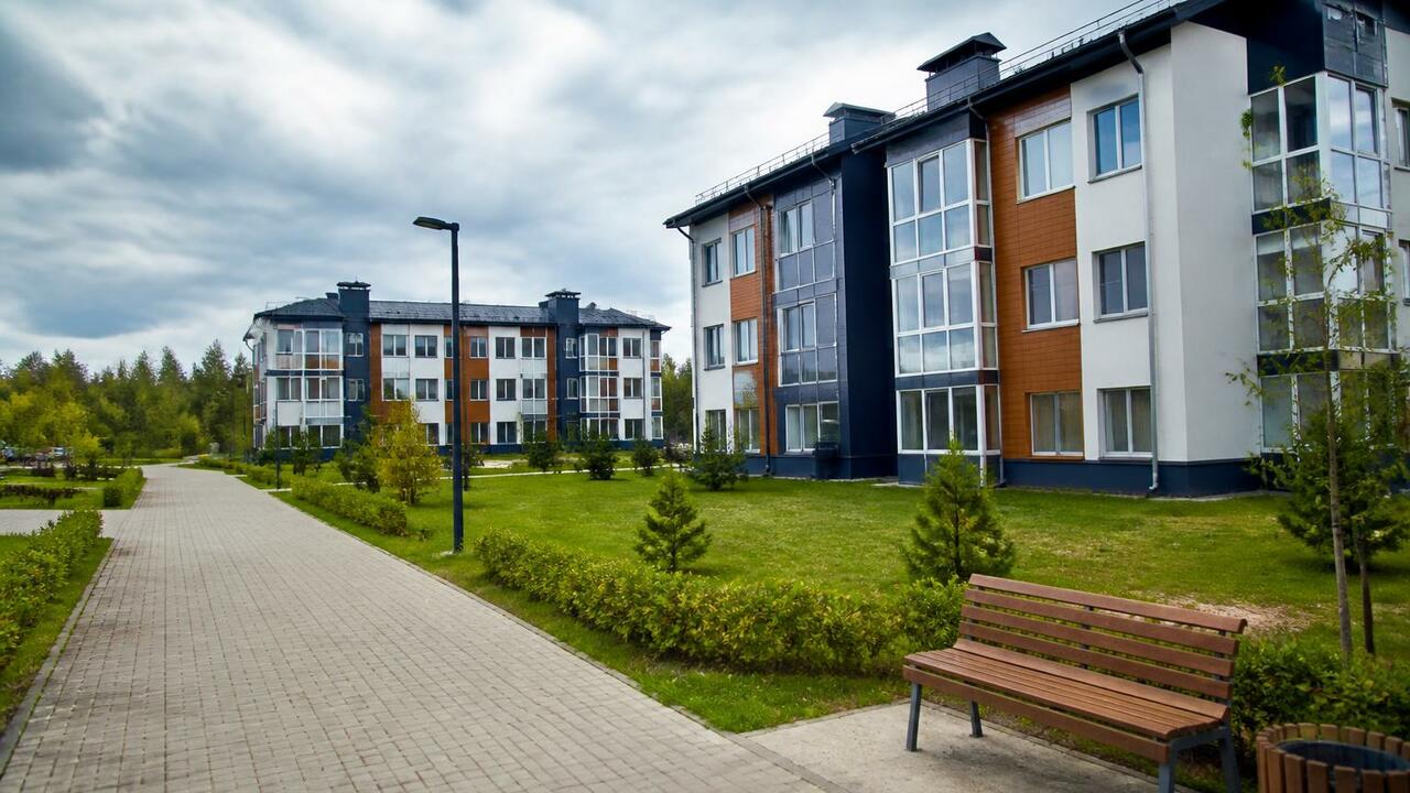 В Березнике построили новые дома для переселенцев из аварийного жилья В поселке Березник построили два трехэтажных до...