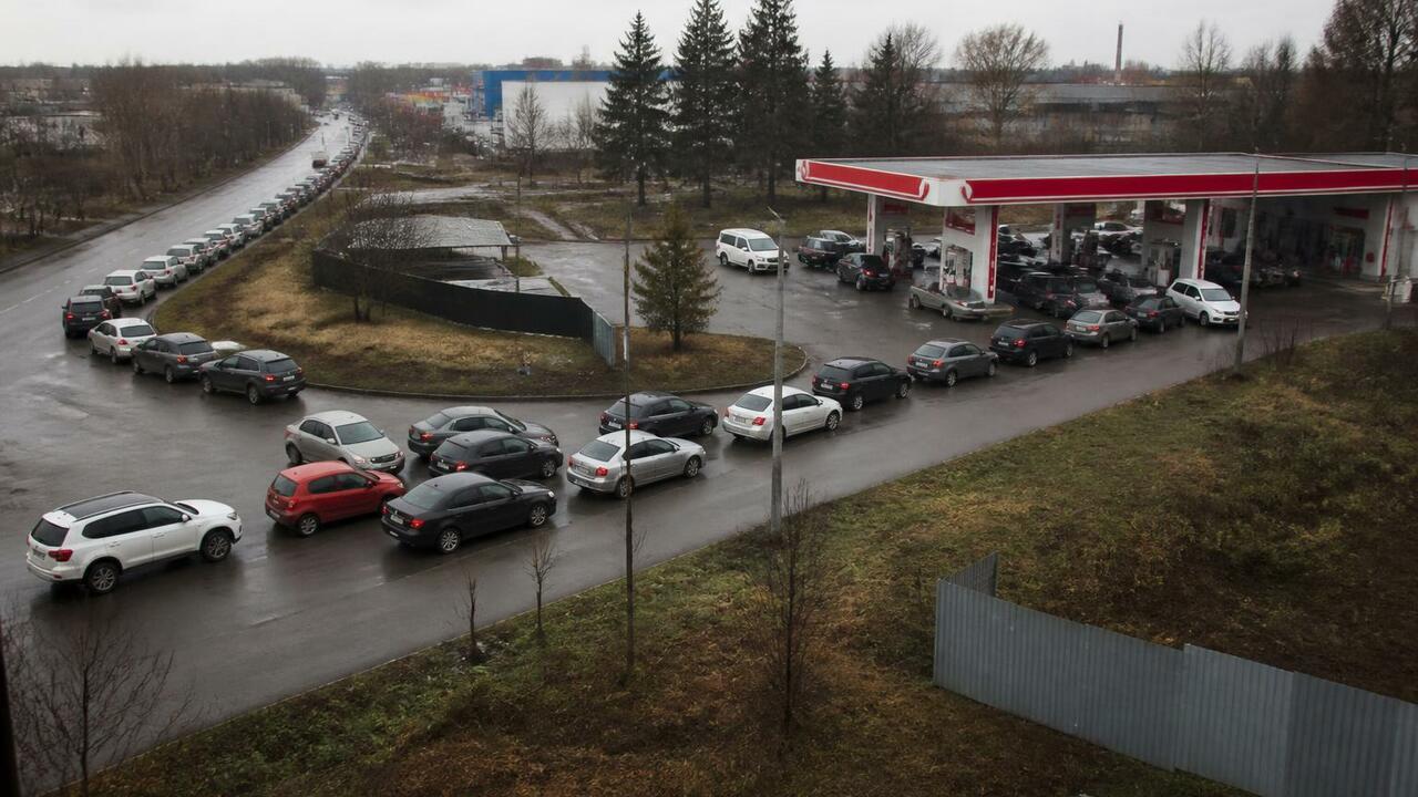 В ЛДПР предложили решение проблем с топливом в Архангельской области В Пинежском округе Архангельской области бензин...