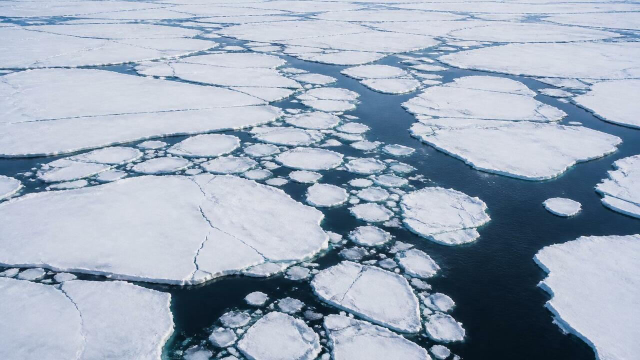Арктический морской лёд тает быстрее: рекордный спад в 2025 году Новое исследование показало, что рекордное сокр...