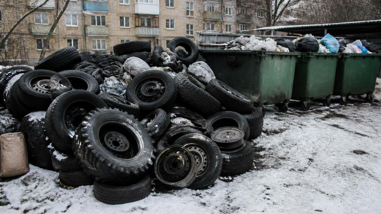 Жители Северодвинска жалуются на горы отработан...