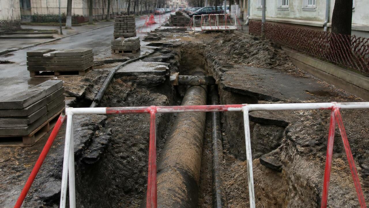 В Архангельске перекрыты три улицы из-за аварий...