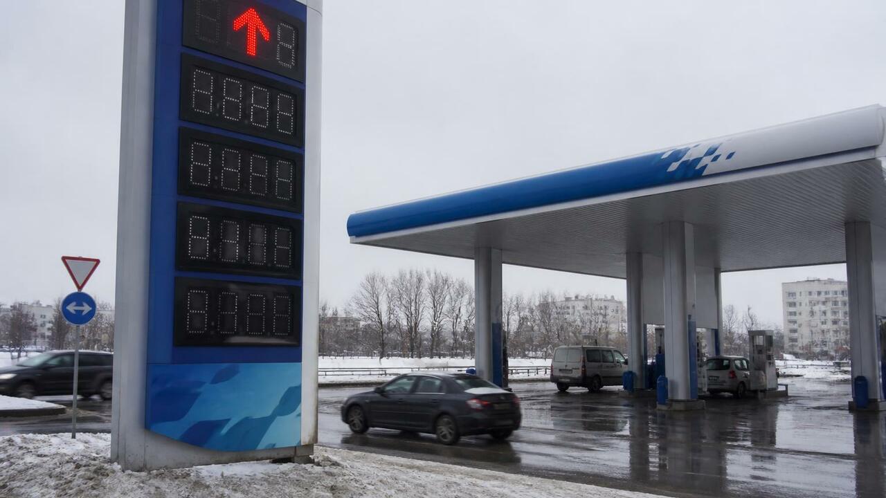 Цены на топливо в Архангельске резко выросли. Л...