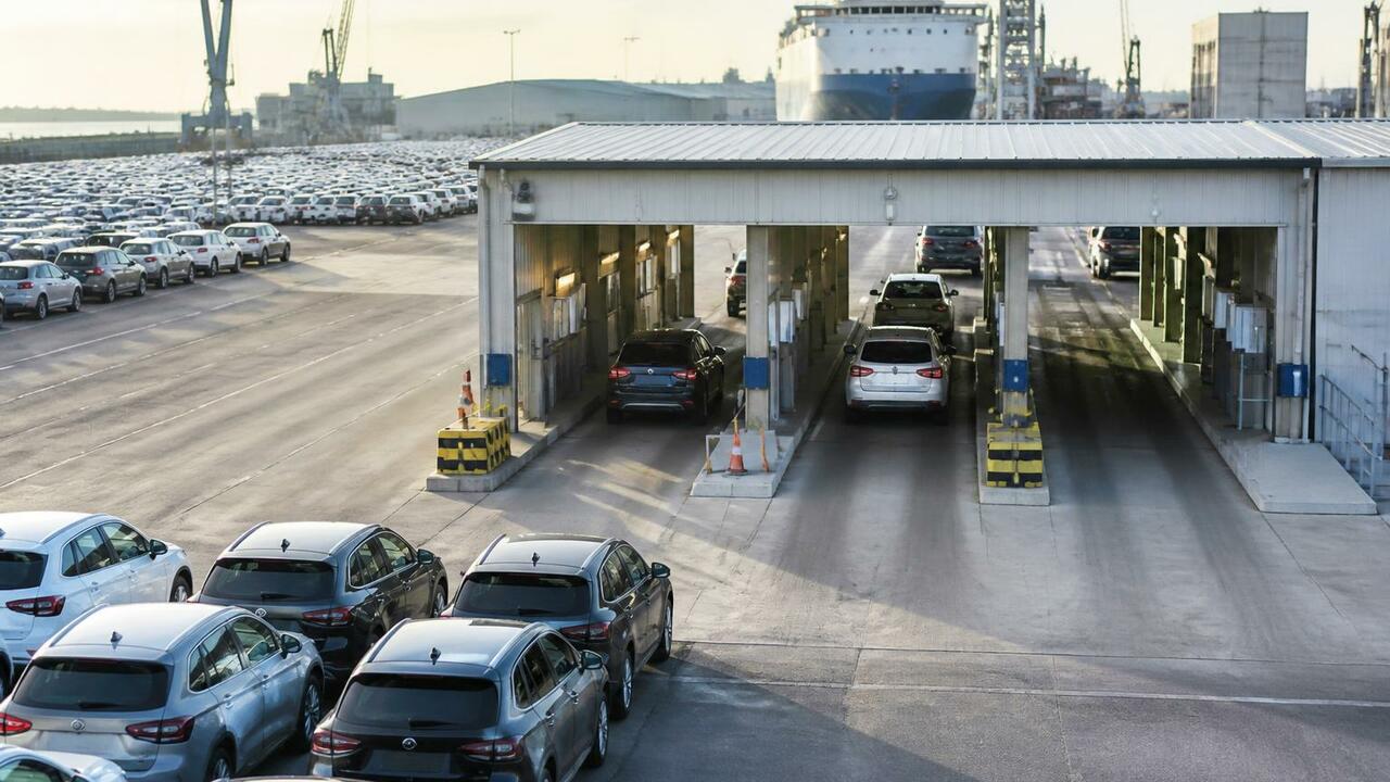 Минпромторг предложил обязательную идентификаци...