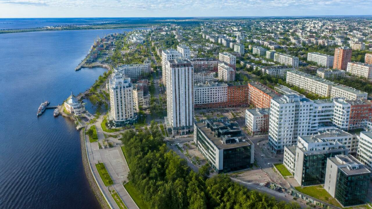 Среднемесячная зарплата в Архангельской области...