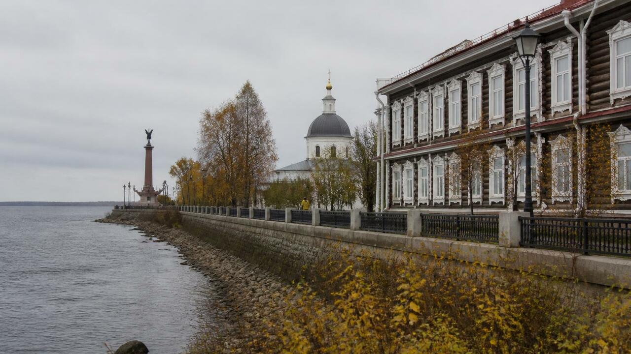 Подростки из архангельской колонии прогулялись по Чумбаровке Подростки из Архангельской воспитательной колон...
