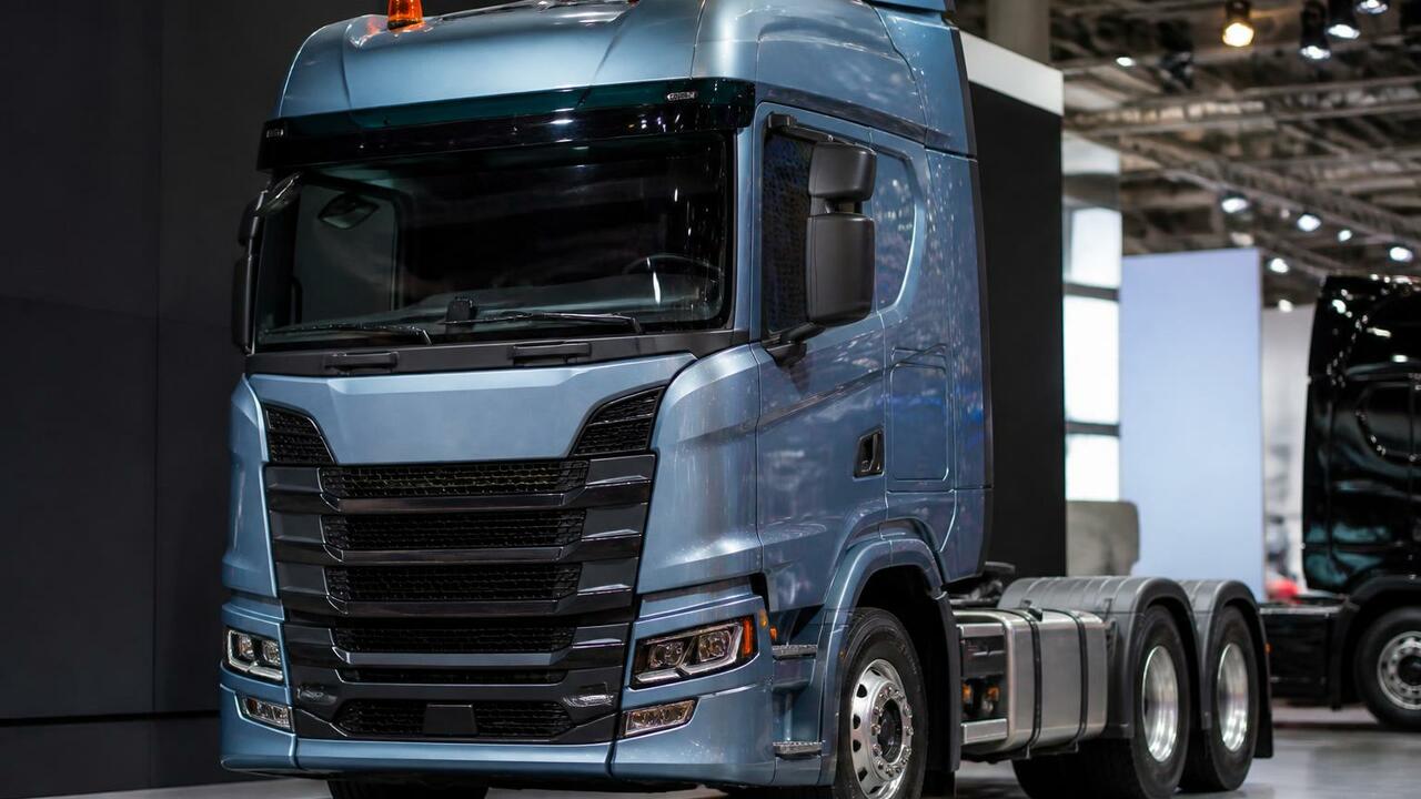 КамАЗ представил на Comtrans-2026 тягач КамАЗ-6...