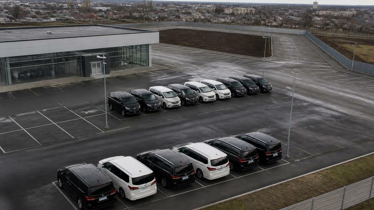 Продажи Forthing в России упали до одной машины в августе Продажи Forthing в России в августе упали до од...