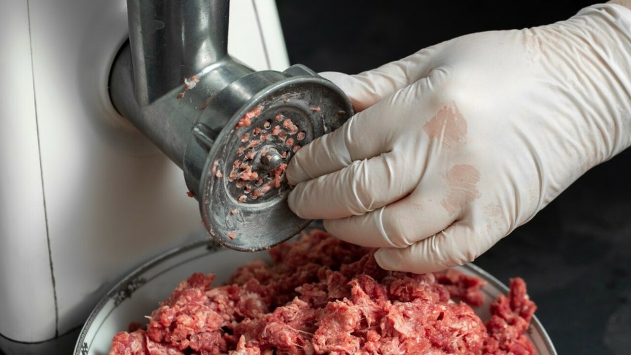 Мясорубка, будто новая: делюсь простым способом, как вернуть остроту лезвий - без заморочек и станков Для заточки ножей мясорубки могут быть использо...