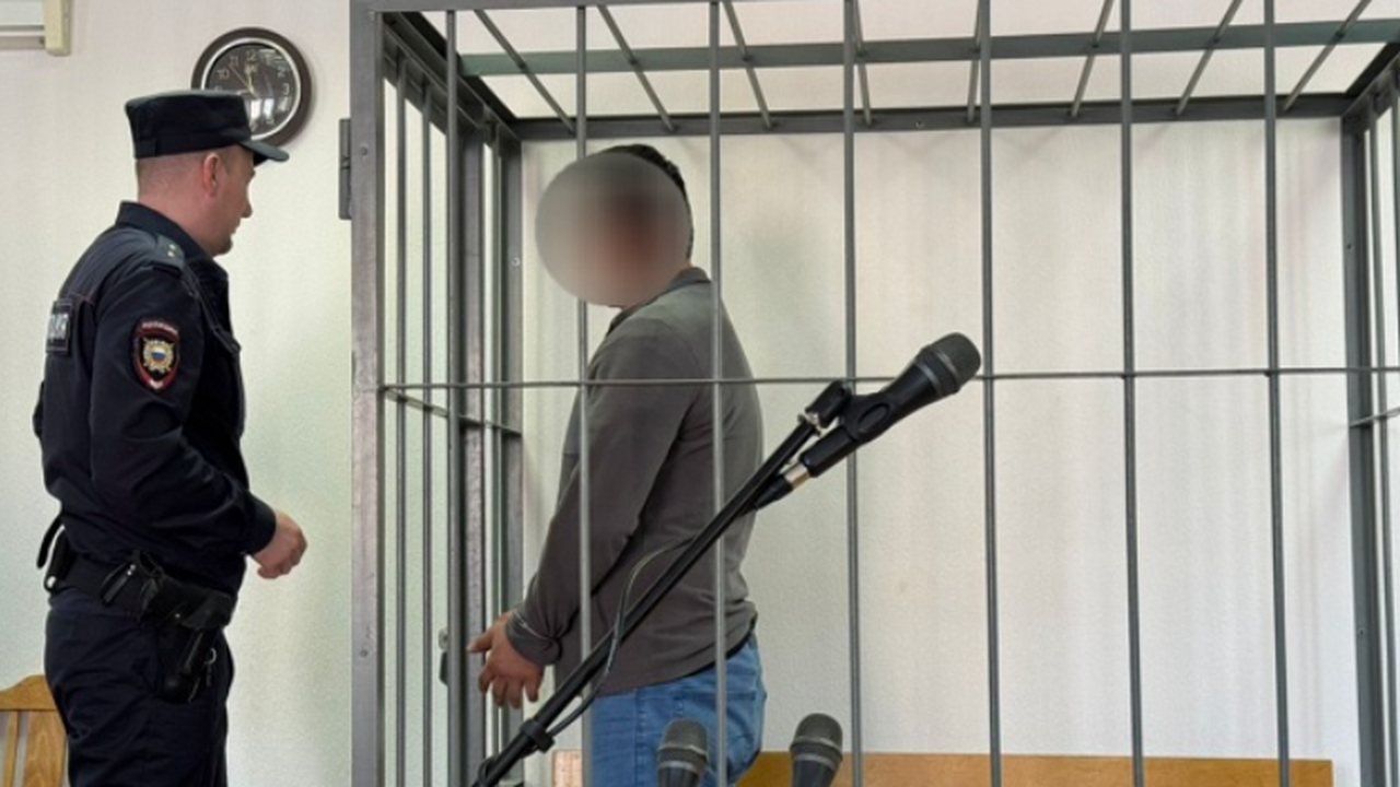 Северодвинец обвиняется в даче взятки должностному лицу в крупном размере Суд избрал для обвиняемого меру пресечения в ви...