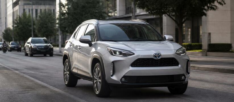 В России стартовали продажи кроссовера Toyota Y...