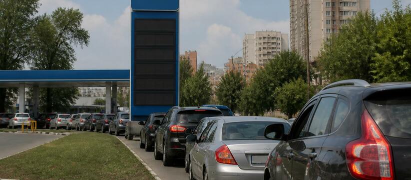 В Архангельске дефицит бензина: на многих АЗС т...