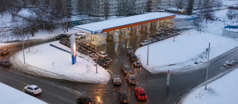 Архангелогородцы ищут бензин через карты и чаты Водители в Архангельске используют онлайн-серви...