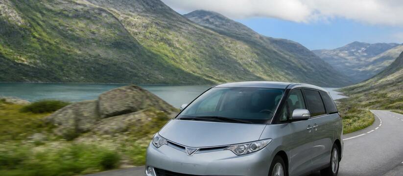 Toyota может вернуть Estima: не Alphard, а минивэн для семьи Toyota может вернуть минивэн Estima как семейны...