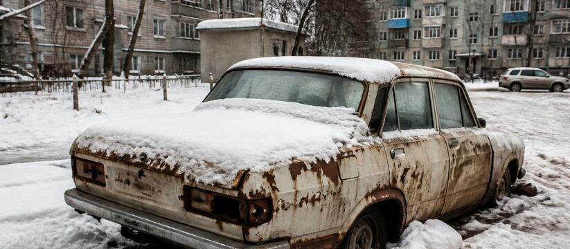 В Архангельске начали эвакуацию брошенных автом...