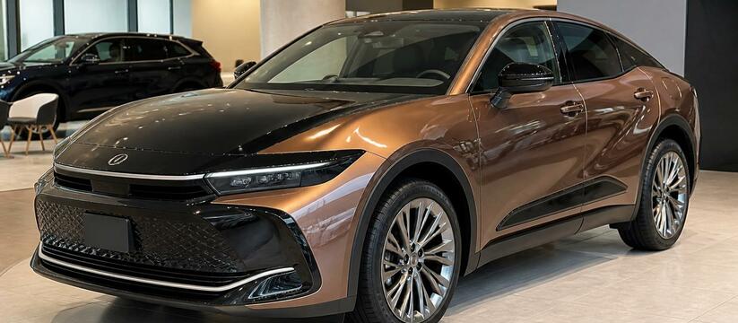 Toyota представила обновленный кроссовер Crown ...
