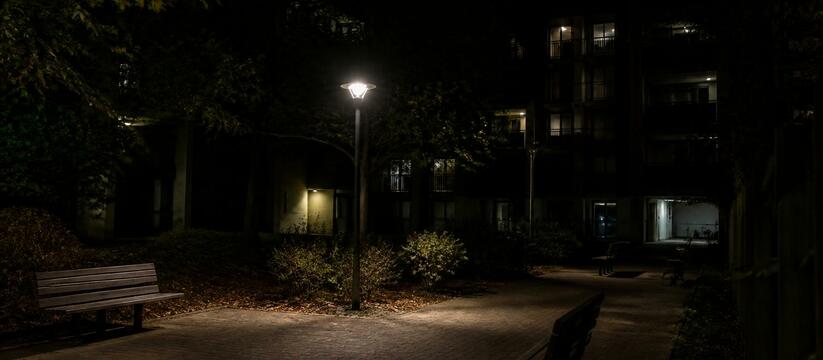 В Архангельской области объяснили, куда жаловаться на темный двор Минсвязи Архангельской области разъяснило, как ...