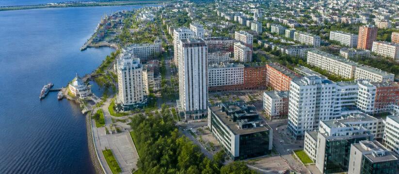 Среднемесячная зарплата в Архангельской области...
