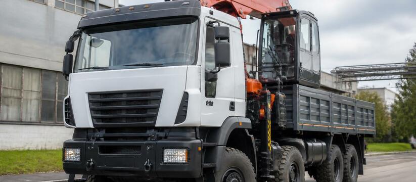 «Урал» привёз в Копейск грузовик с краном на 7 тонн Автозавод «Урал» представил в Копейске полнопри...