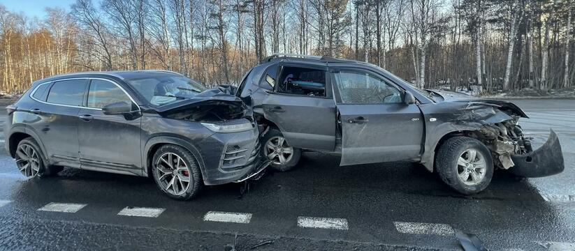 В Архангельской области три человека пострадали в аварии на трассе к Северодвинску На подъезде к Северодвинску произошло ДТП с уча...
