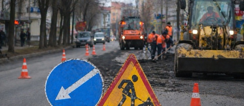 В Мезенском округе продолжается ремонт автомоби...