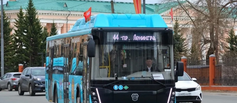 В салоне этого автобуса находились 10 пассажиро...