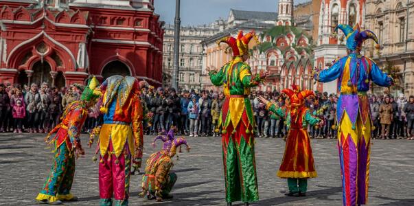 Уличные театры России получат свою резиденцию и...