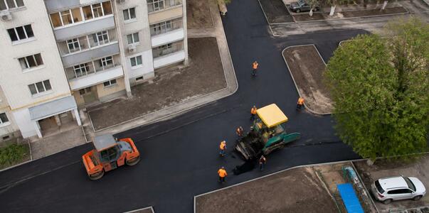Мэр Архангельска проверил ремонт 35 дворовых пр...