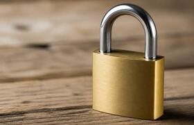 Рецидивист похитил смартфон из магазина в Север...