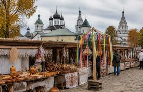 В Каргополе на 880-летие развернулась ярмарка н...