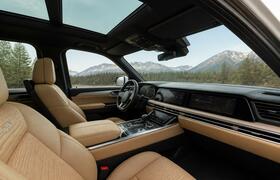 В салоне Geely Galaxy Cruiser 700 впервые показ...