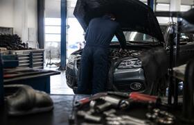 Россиян чаще обманывают в автосервисах: как про...