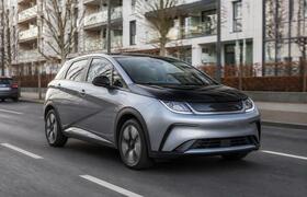 Китайский хэтчбек BYD Dolphin G DM-i стартует в...