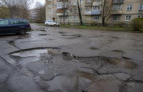В Северодвинске двор дома на Железнодорожной не...