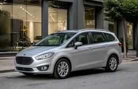 В России появился доступный семиместный Suzuki ...