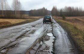 Перегруз фур разрушает дороги Архангельской обл...