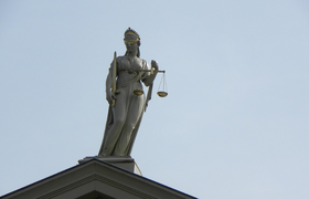 Житель НАО обвиняется в покушении на незаконное...